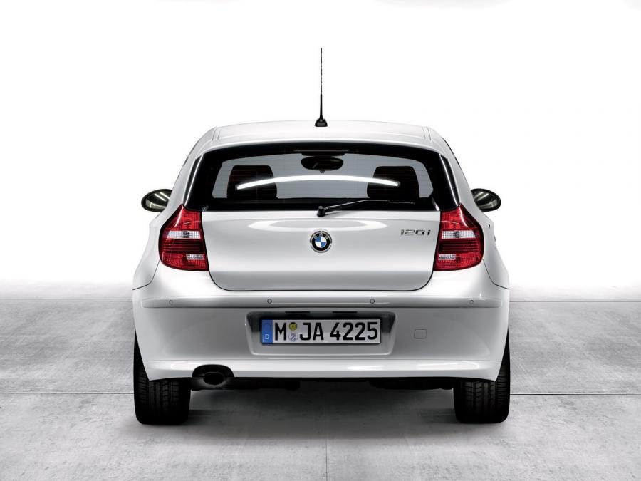  BMW 120i 3-Door 2007 года  (фото 32 из 70)